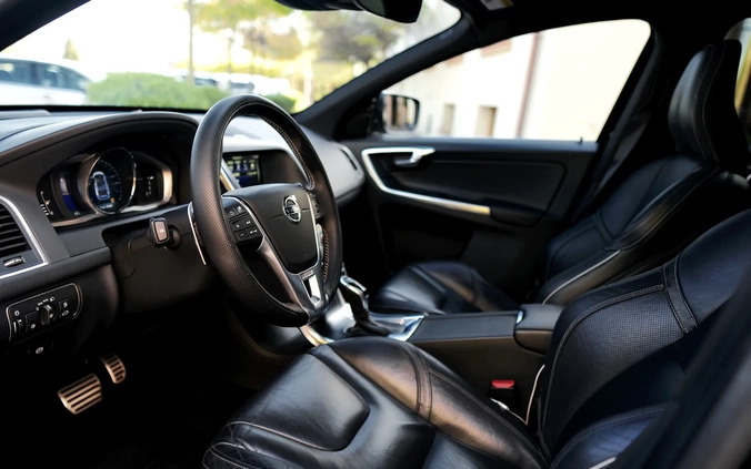 Volvo XC 60 cena 99900 przebieg: 173000, rok produkcji 2016 z Białystok małe 631